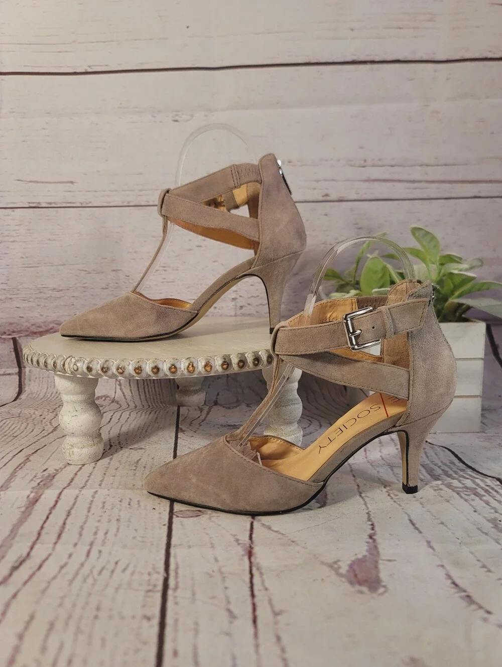 Sole Society Taupe /Neutral Gray-Beige Suede Pointed-Toe T-Strap Heels Size 6